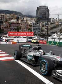 Lewis Hamilton vyhrál v Monaku po osmi letech