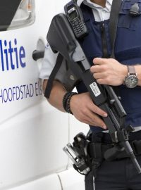 Belgická policie už zná totožnost mačetového útočníka v Charleroi