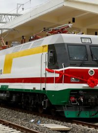 Nová trať vybudovaná Čínou spojuje Etiopii s pobřežím