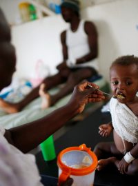 Nemocní cholerou se na Haiti léčí ve speciálních centrech