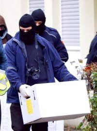 Němečtí policisté zasahovali proti radikálním islamistům mimo jiné v Bonnu