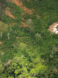Letecký snímek obydlí Moxihatetemů ze severu Brazílie