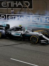 Titul mistra světa F1 bude v příštím roce obhajovat Němec Nico Rosberg