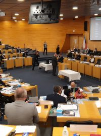 Hejtmana a novou krajskou radu zvolili zastupitelé Ústeckého kraje na prvním zasedání po krajských volbác