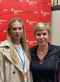 Tyčkařka Amálie Švábíková s moderátorkou Kateřinou Neumannovou
