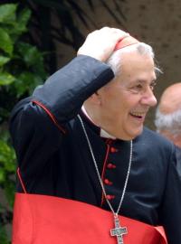 Kardinál Achille Silvestrini (vlevo)