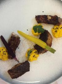 Kapr s wasabi a mrkvovým pyré podle mladého kuchaře Filipa Ruprechta
