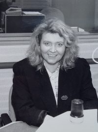 Lída Rakušanová v listopadu 1989 vysílala pořad Události a názory v Rádiu Svobodná Evropa.