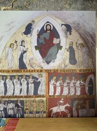 V Broumově na Náchodsku církev zpřístupnila středověkou fresku v podzemí fary