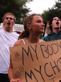 Protesty proti americkému nejvyššímu soudu v souvislosti se zákonem o potratech