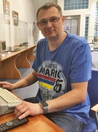 Radek Bílský, autor výstavy v karlovarské krajské knihovně Počítače pro pamětníky