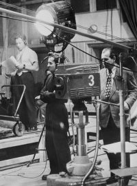 Československá televize začala poprvé vysílat v roce 1953