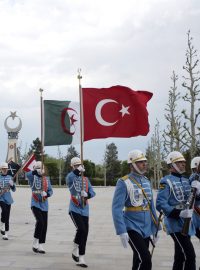 Turecko nechce souhlasit se vstupem Švédska a Finska do NATO