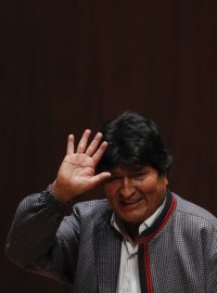 Evo Morales rezignoval a uprchl z Bolívie do Mexika