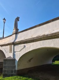 Most v Náměšti nad Oslavou vykazuje necelé dva roky po opravě vady