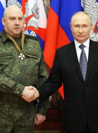 Sergej Surovikin a Vladimir Putin