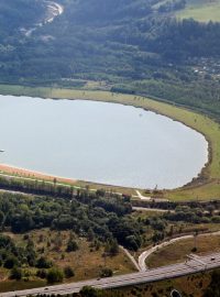 Jezero Michal u Sokolova je největším koupalištěm v Karlovarském kraji. Jezero vzniklo v roce 2004 rekultivací a revitalizací stejnojmenné dolu