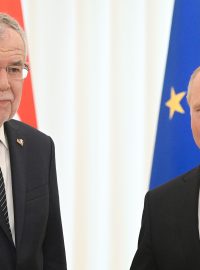 Rakouský prezident Alexander van der Bellen na setkání se svým ruským protějškem Vladimirem Putinem (2019)