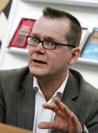 Finský spisovatel Kari Hotakainen