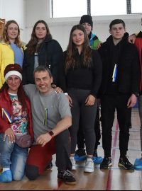 Skupina devíti juniorských kanoistů spolu s trenérkou dorazila do Národního centra olympijských sportů v Račicích na Litoměřicku