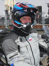 Prezident Petr Pavel přijel na návštěvu Bavorska na motorce