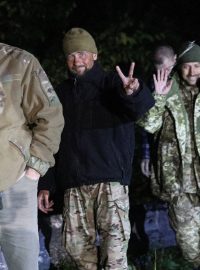 Ukrajinské úřady oznámily výměnu 215 uvězněných vojáků s Ruskem, včetně bojovníků, kteří vedli obranu mariupolské ocelárny Azovstal