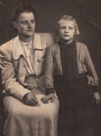 Eliška Fořtíková s maminkou
