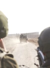 Izraelské jednotky operující u města Chán Júnis na jihu Pásma Gazy