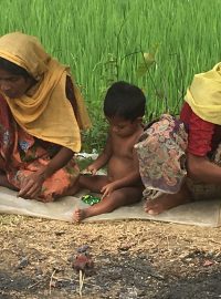 V uprchlických táborech Kutupalong a Bhalukhálí živoří bezmála milion rohingských uprchlíků