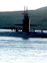 Americká ponorka Pittsburgh v Suezským průplavu