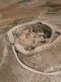 Pohled z výšky na Herodium jižně od Jeruzaléma, kde kdysi stávala Herodova pevnost. Fotografie z 25. května 1998 zveřejněná izraelskou vládou