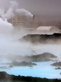 Geotermální elektrárna Svartsengi nedaleko Grindavíku na Islandu