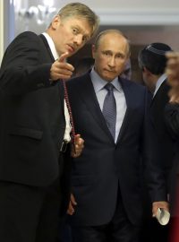 Mluvčí Kremlu Dmitrij Peskov s Vladimirem Putinem