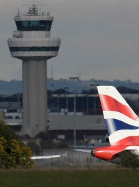 Letadlo na britském letišti Gatwick