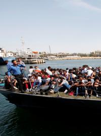Zachránění migranti v Tripolisu