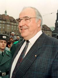 Helmut Kohl v Drážďanech 18. prosince 1989.