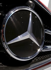 Daimler je německá společnost vyrábějící mimo jiné Mercedes-Benz