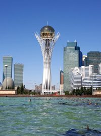 Mezinárodní výstavu EXPO 2017 hostí kazašská Astana. The Baiterek Tower je jedním z monumentů města.