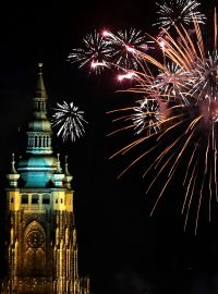 Novoroční ohňostroj 1.1 2018 a pražský Chrám svatého Víta
