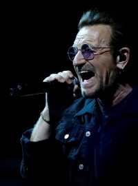 Zpěvák kapely U2 Bono Vox