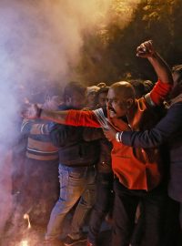 Jihoindický svazový stát Kérala ochromily již druhý den po sobě probíhající násilné protesty