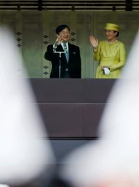 Japonci poprvé veřejně přivítali nového císaře. Naruhito k nim promluvil z balkonu císařského paláce