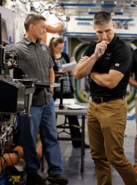 Američtí astronauti trénují v Texasu v replice Mezinárodní vesmírné stanice.