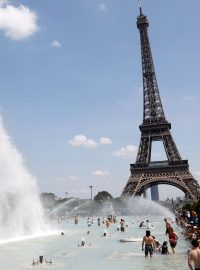 Paříž a další evropská města sužuje vlna veder.