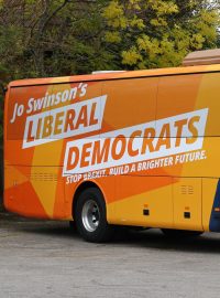 Volební autobus liberálních demokratů