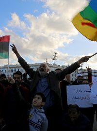 Protesty proti Chalífu Haftarovi v Tripolisu