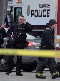 Střelba v prostoru pivovaru v americkém Milwaukee si vyžádala minimálně pět obětí.