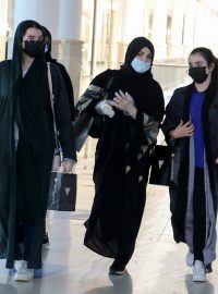 Ženy v Rijádu, hlavním městě Saúdské Arábie