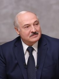 Podle úřadů volby pošesté vyhrál Alexandr Lukašenko, tentokráte s více než 80 procenty hlasů