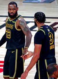 Opory Los Angeles Lakers LeBron James a Anthony Davis